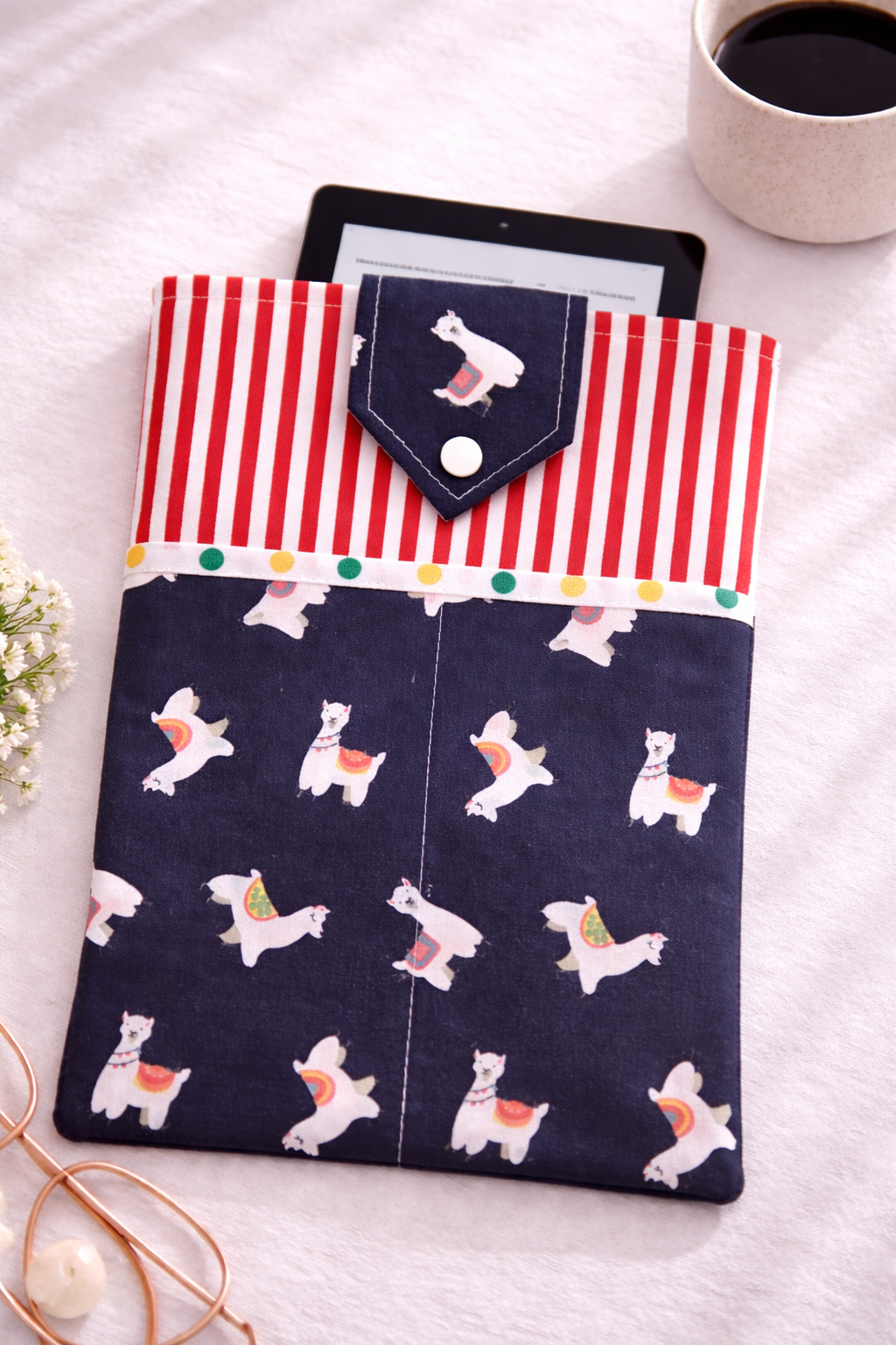 Llama Love Kindle / Book Bag